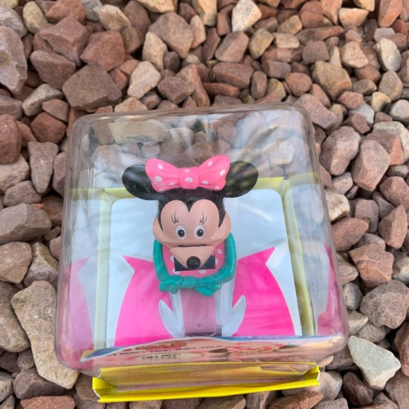 A Vintage Fun Talking Time Watch of Minnie - Picture 4 of 6